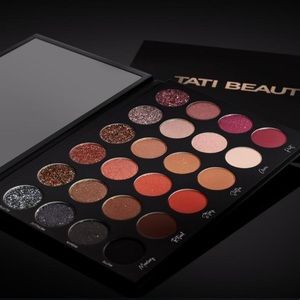 NIB Tati Textured Neutrals Eyeshadow Palette